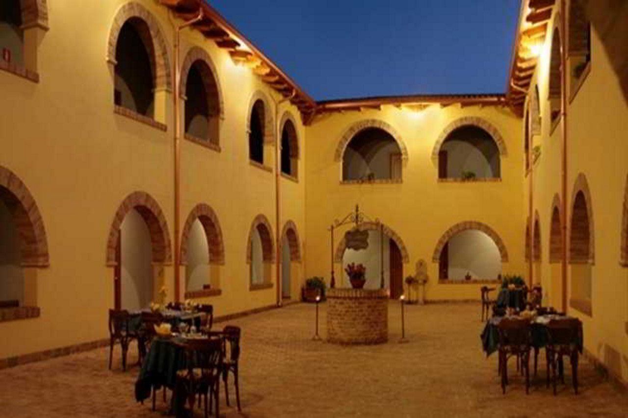 Hotel Funtana Noa Villanovaforru Exterior foto